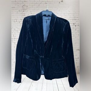 LIKE NEW Women's Black Velvet Blazer